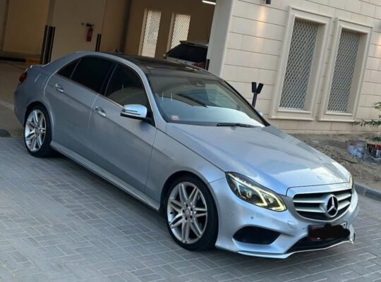 Mercedes E300 Gcc full option 2014 for sale