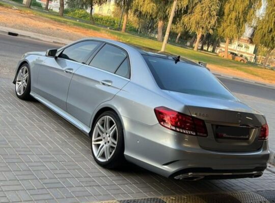 Mercedes E300 Gcc full option 2014 for sale