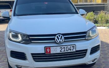 Volkswagen Touareg full option 2014 Gcc for sale