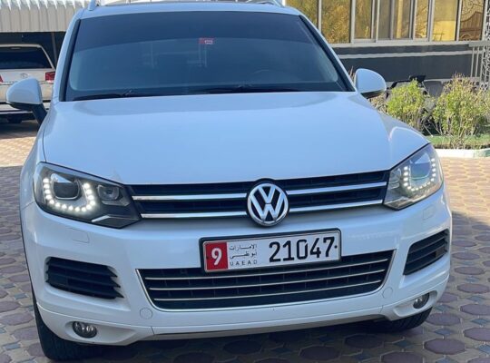 Volkswagen Touareg full option 2014 Gcc for sale