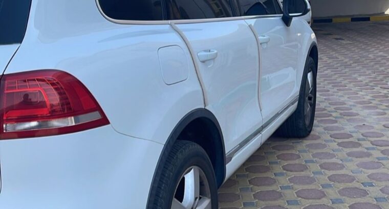 Volkswagen Touareg full option 2014 Gcc for sale