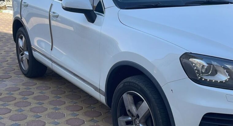 Volkswagen Touareg full option 2014 Gcc for sale