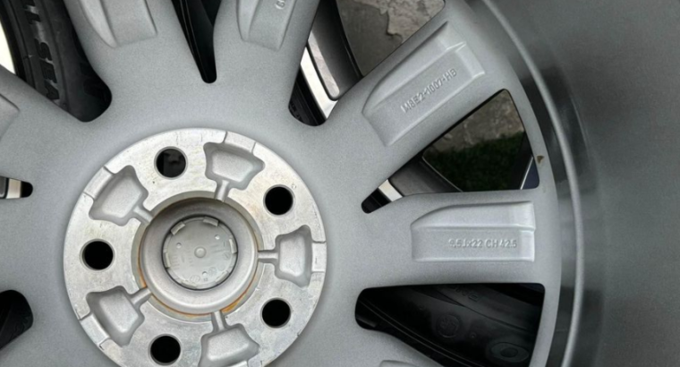 5x Takeoff 2024 Range Rover wheels and tyres 22” F