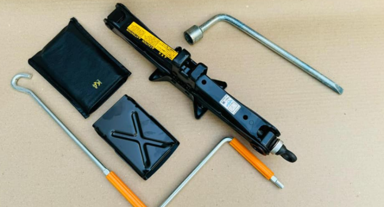 Tools for tires Jack For Sale