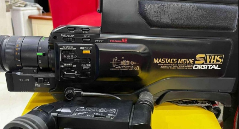 VINTAGE HITACHI INTEGRATED CAMERA/RECORDER FOR SAL
