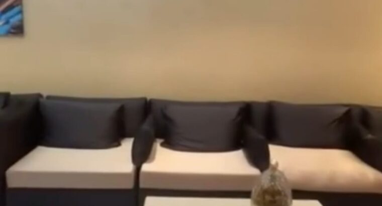 للبيع طقم جلوس كلاسيك بني