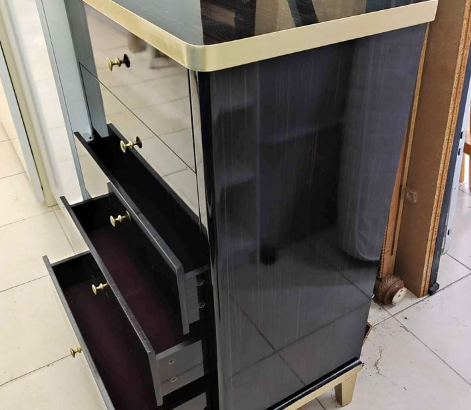 chest of drawers like new condition for sale