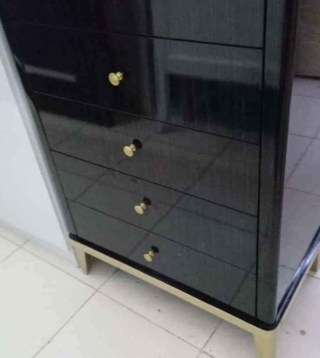 chest of drawers like new condition for sale