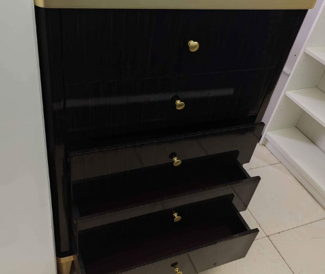 chest of drawers like new condition for sale