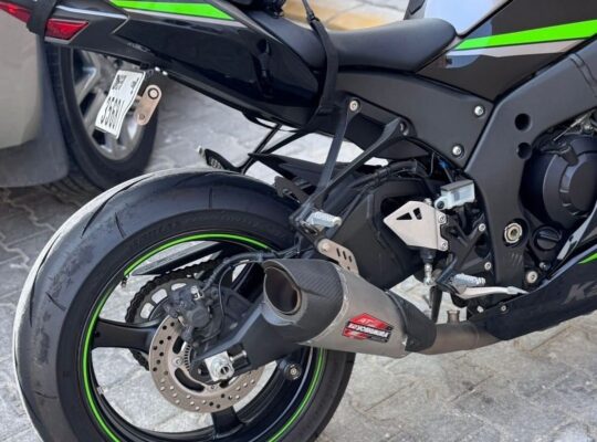 Kawasaki zx10R 2024 In excellent condition for sal