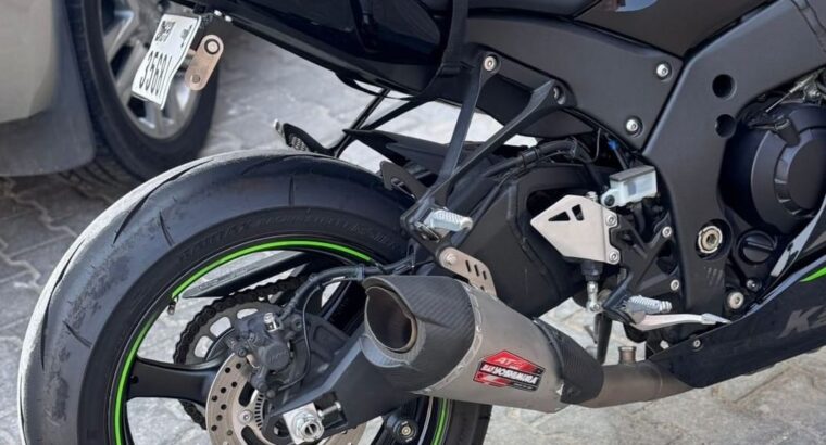 Kawasaki zx10R 2024 In excellent condition for sal