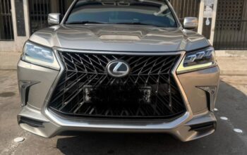 Lexus LX570 signature 2018 full option Gcc