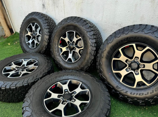 5x Jeep Rubicon 17” wheels for sale