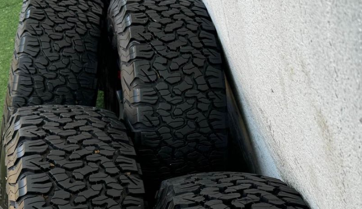 5x Jeep Rubicon 17” wheels for sale