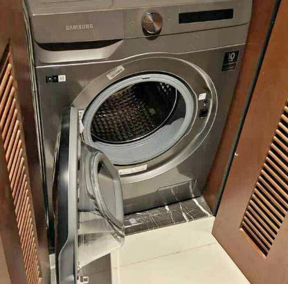Samsung door in door washing machine 9 kg for sale