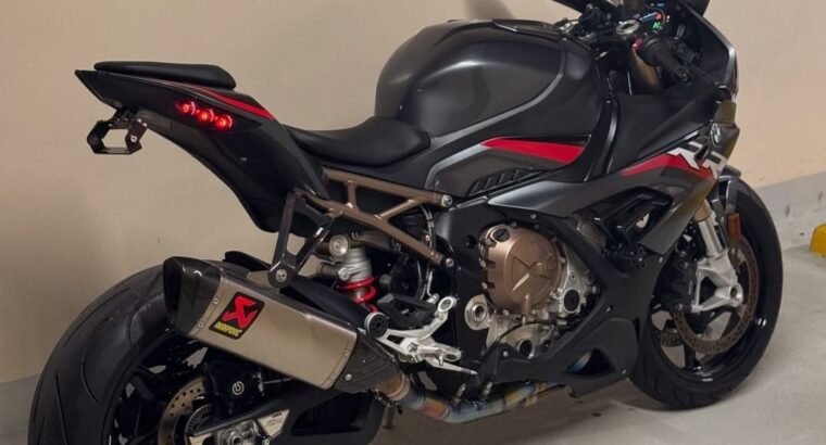 BMW S1000RR 2022 GCC First Owner For Sale