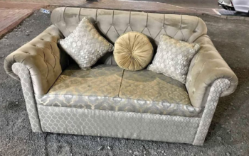 Beautiful 2 seater sofa going cheap for sale