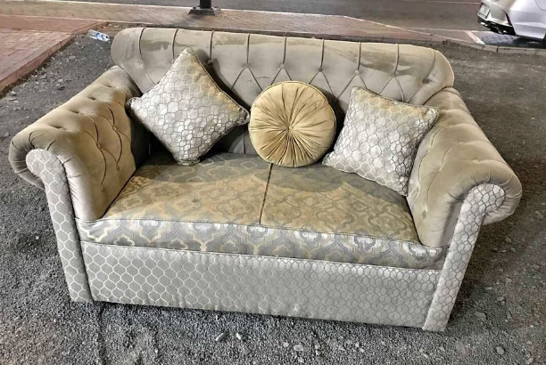 Beautiful 2 seater sofa going cheap for sale