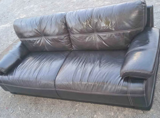 Beautiful 3 seater leather sofa for sale