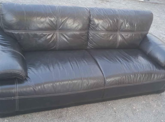 Beautiful 3 seater leather sofa for sale