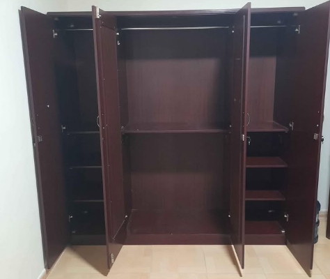 4 door Cabinet going cheap for sale