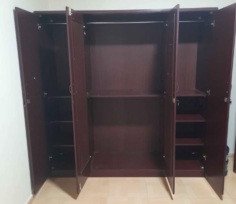 4 door Cabinet going cheap for sale
