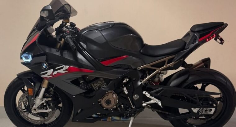 BMW S1000RR 2022 GCC First Owner For Sale