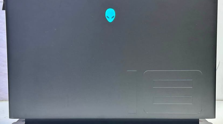 ALIENWARE M18 R1. Core i9 13th Gen RTX 4090 For Sa