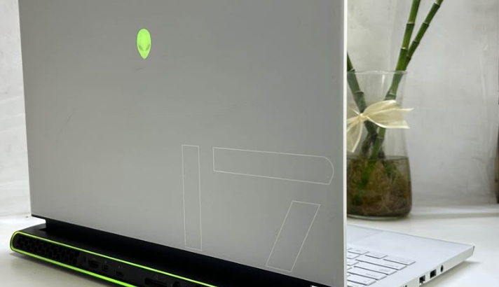 ALIENWARE m17 R4. Core i7 10th Gen For Sale
