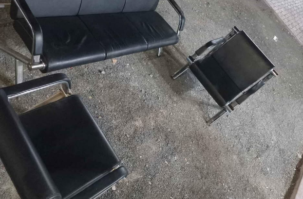 Beautiful leather sofa set for sale