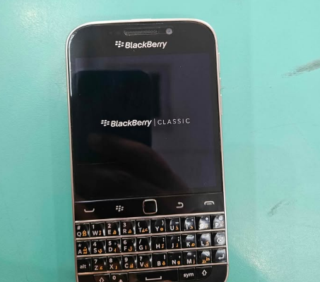 Blackberry classic q20 Mint Condition for sale