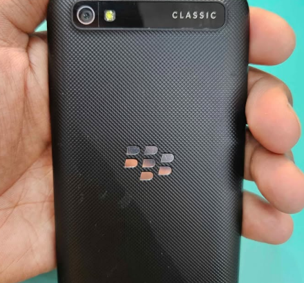 Blackberry classic q20 Mint Condition for sale