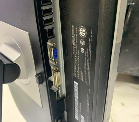 LED monitor 22” dell hydraulic rotatable for sale