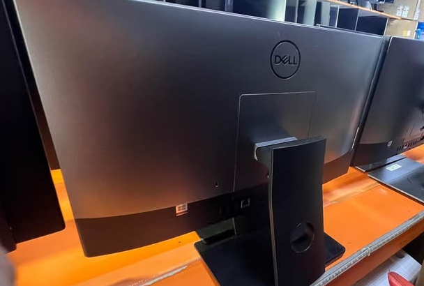 All in one pc dell 7460. I5 8th generation for sal