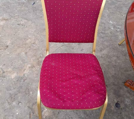 Dining tabal available for sale