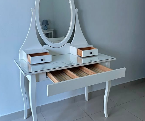 Dressing table with mirror for sale