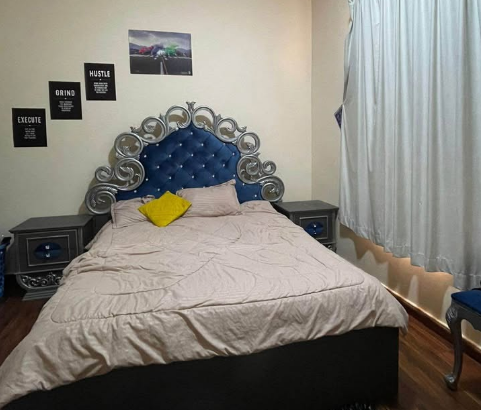 King Size Bedroom Set like new For Sale
