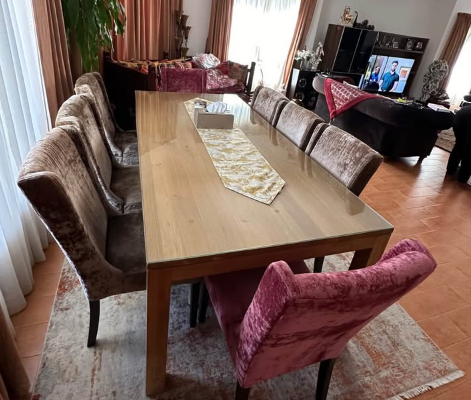 Oak wood dinning table only for sale