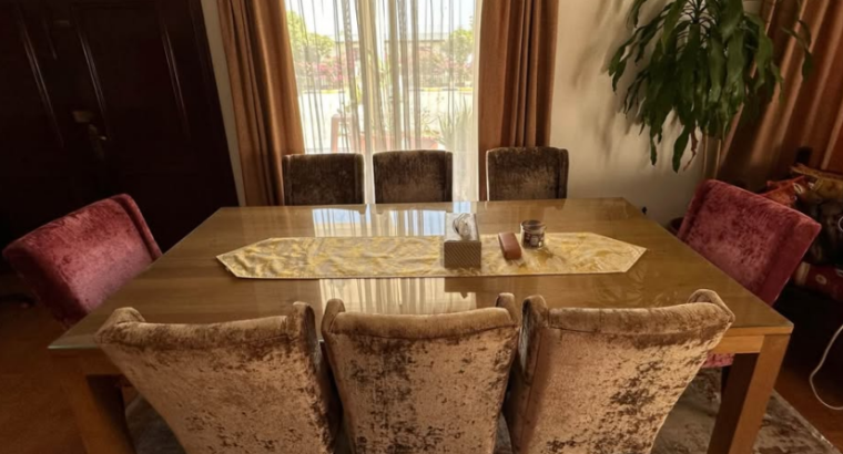 Oak wood dinning table only for sale