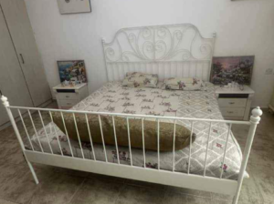 Queen size bed for sale