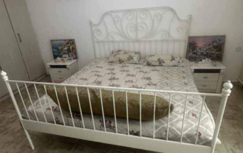 Queen size bed for sale