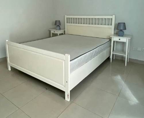 Queen size bed with new medicated mattress for sal