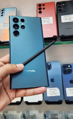 SAMSUNG S22 UITEA (5G) RAM 12GB/256GB FOR SALE