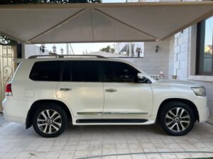 Toyota Land cruiser VXR 5.7 full option 2016 Gcc