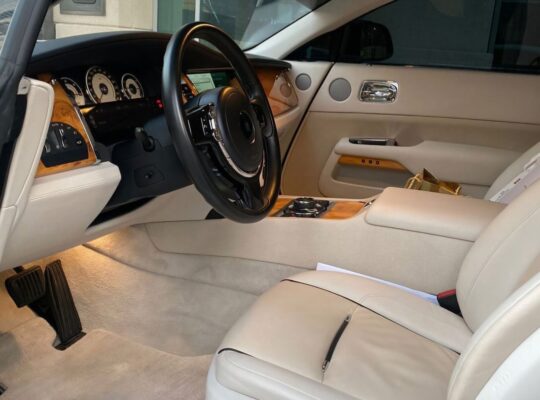 Rolls Royce wraith 2015 Gcc fully loaded