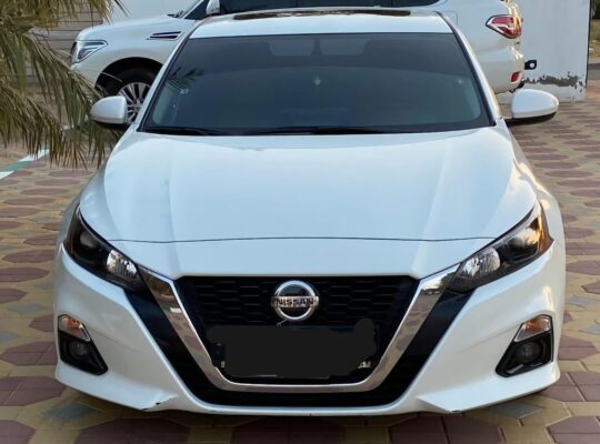 Nissan Altima SV 2020 Gcc full option for sale