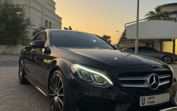 Mercedes C200 full option 2017 Gcc in good conditi