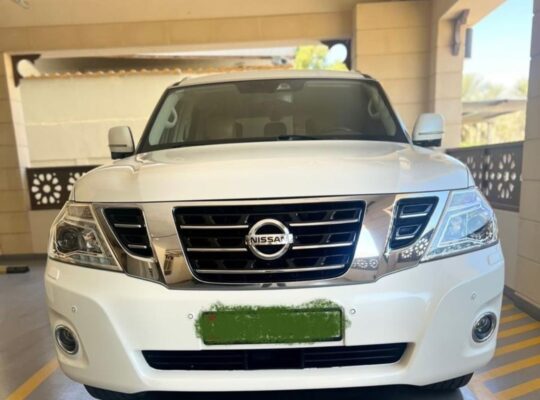 Nissan patrol platinum 2019 Gcc full option