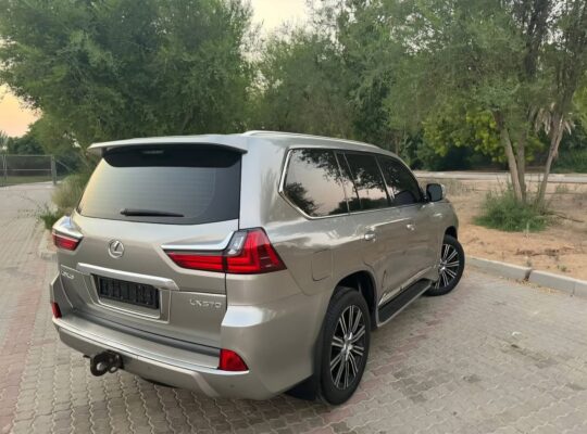 Lexus LX570 full option 2019 Gcc full option