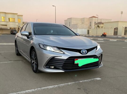 Toyota Camry GLE Hybrid 2022 Gcc for sale